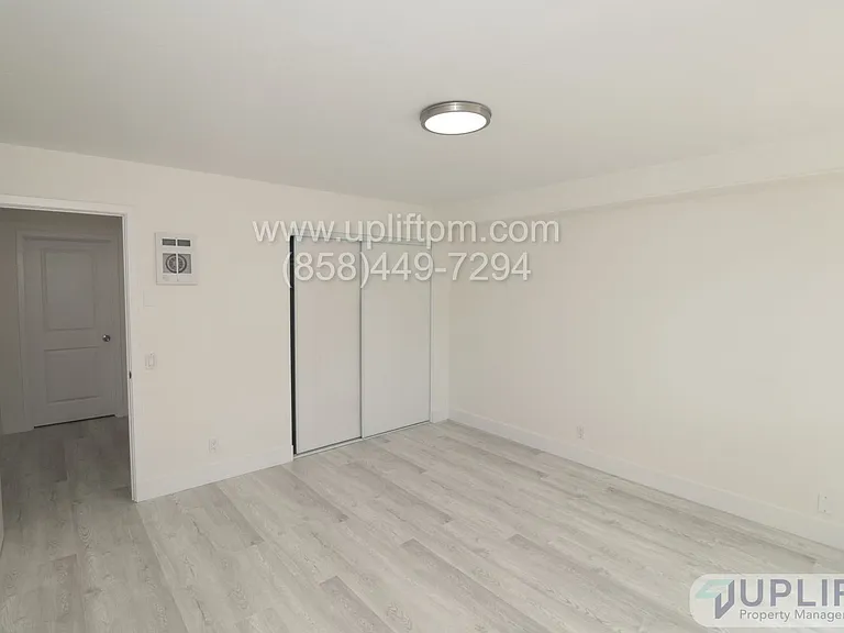 813 B St #5 — Photo 8