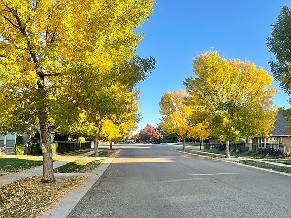 Beautiful location with tree-lined streets!