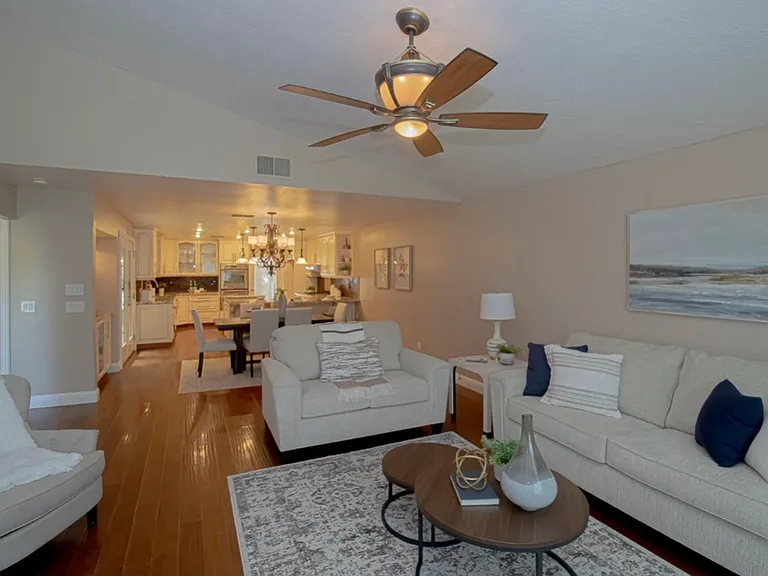 1808 Cougar Ln — Photo 3