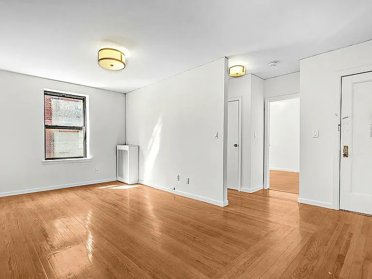 3265 Bainbridge Ave #B1 — Photo 5