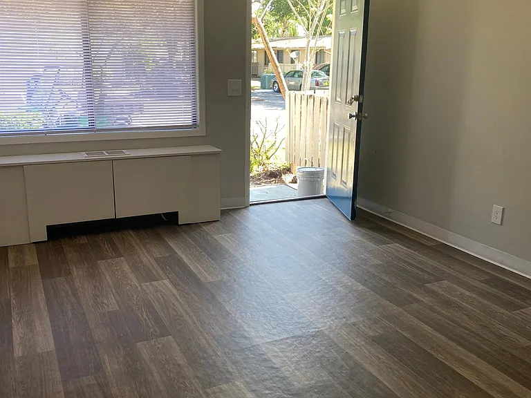 17873 Thelma Ave #1 — Photo 4
