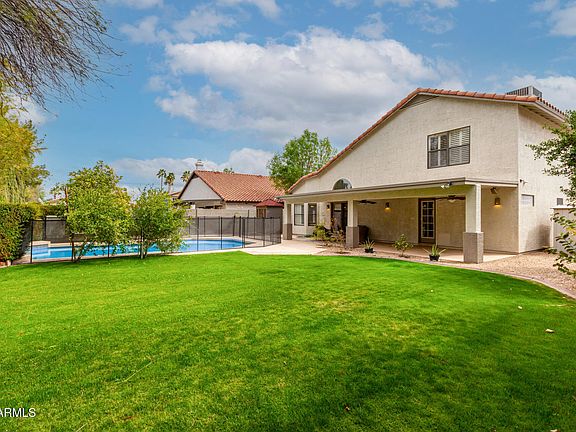 3rd image of 4558 E VISTA Drive