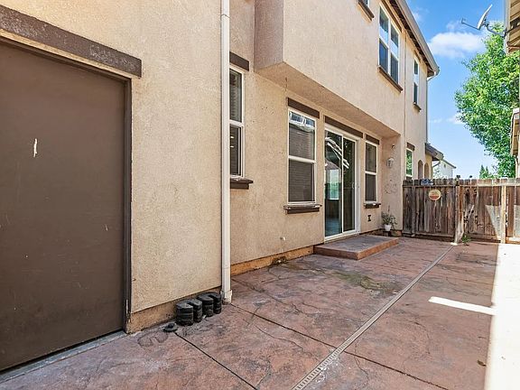 2nd image of 2836 Hawaiian Petrel Ave