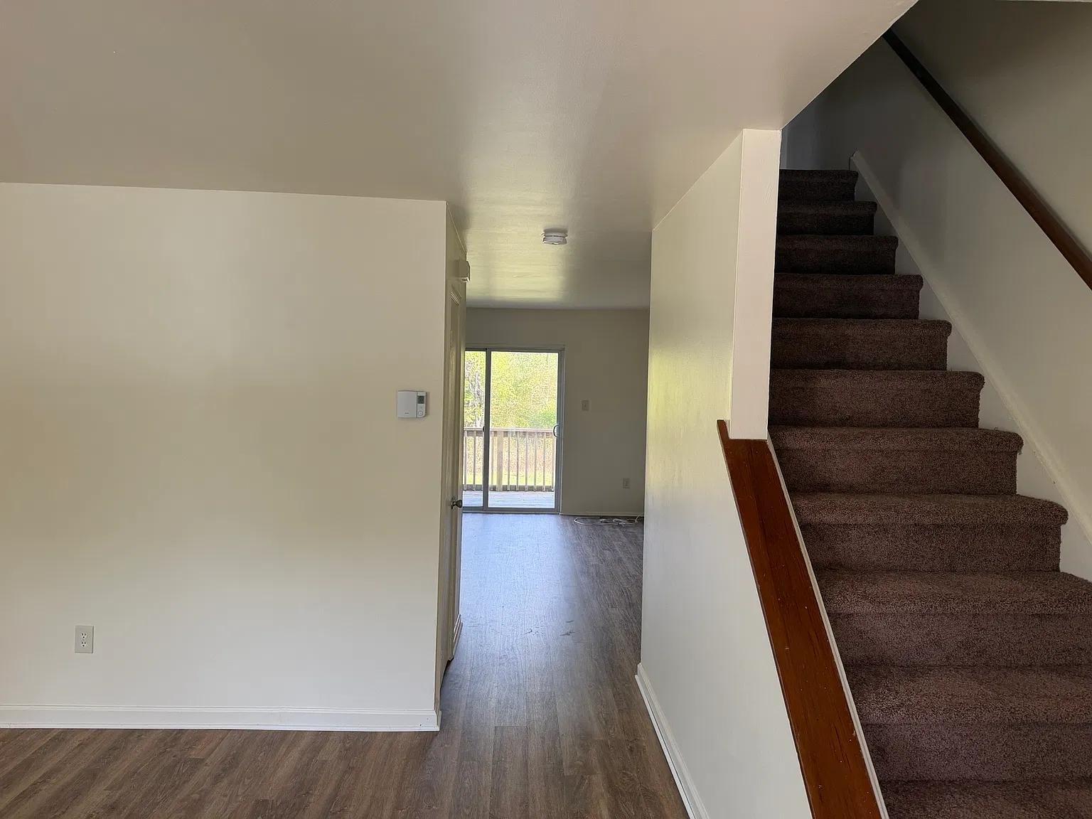 3 bed, 1.5 bath, 1452 sqft, $2,200 — Photo 2