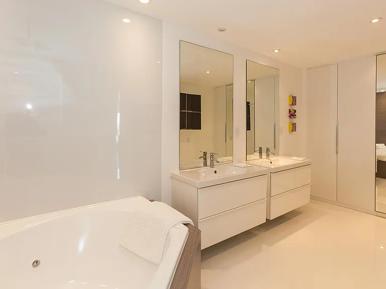 5161 Collins Ave #1718 — Photo 12
