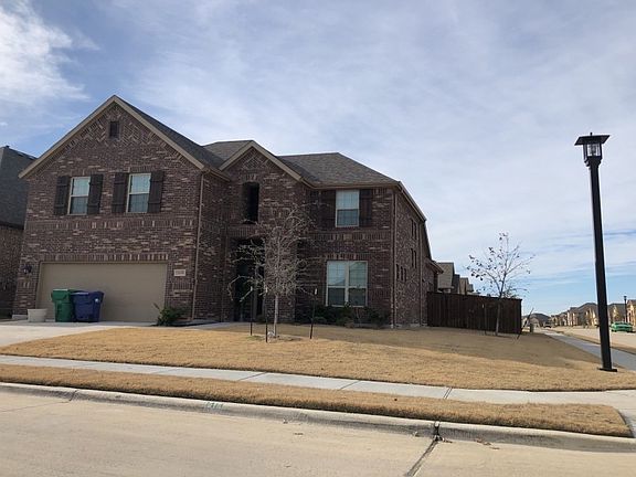 2nd image of 2000 Lake Moss Ln