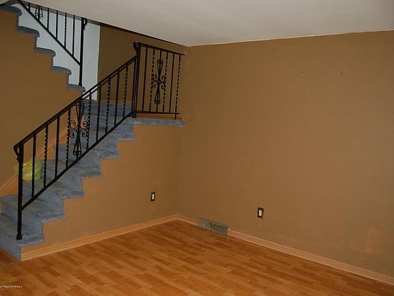 3rd image of 199 Melville Ave