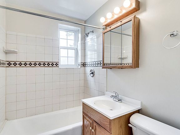 4th image of 218 E Mason Ave APT 34