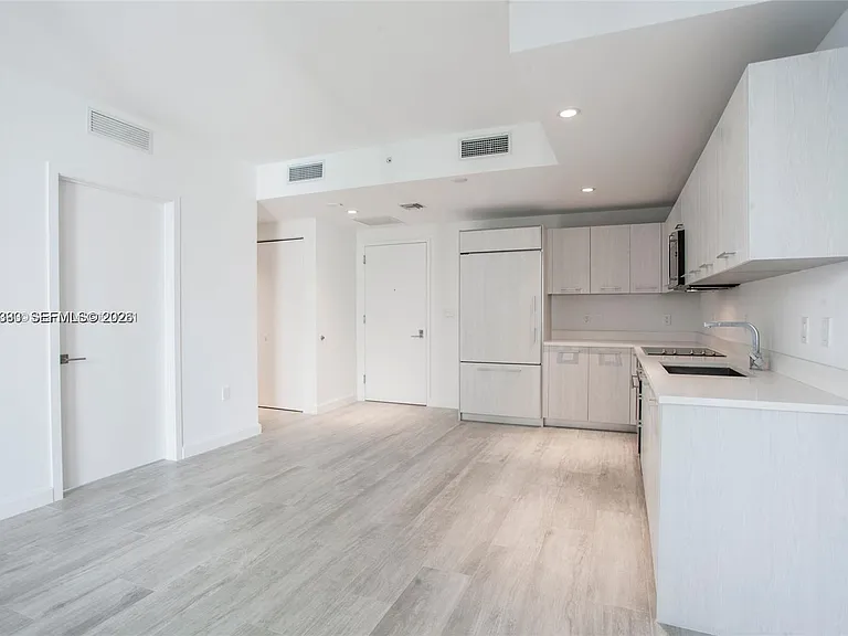 55 SW 9th St #1907 — Photo 7