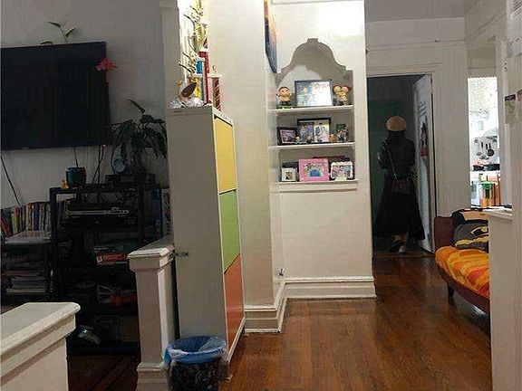 3rd image of 760 67th St E #6G