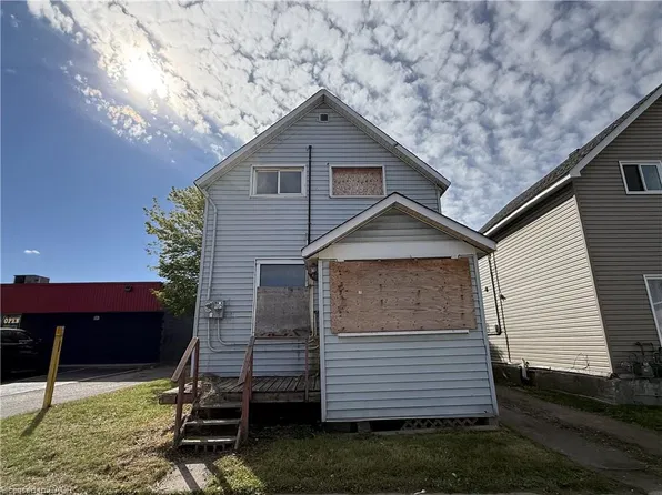 21 Cathcart St, Sault Ste Marie, ON P6A 1C9