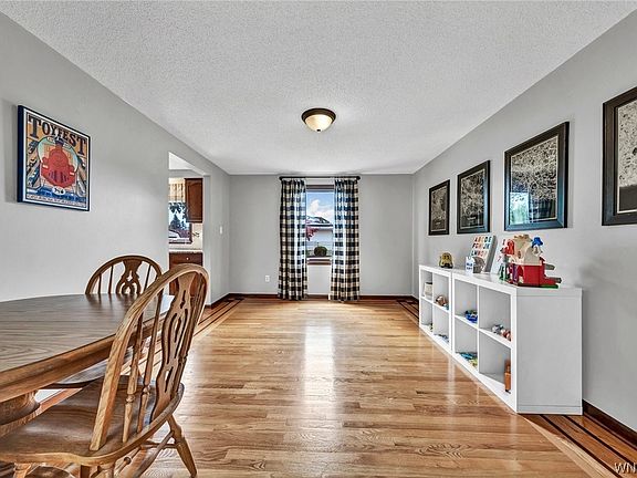 3rd image of 66 Forestview Dr