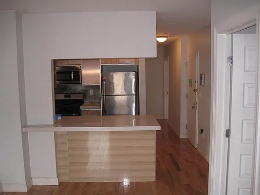 Rented by 18 REALTY | media 27