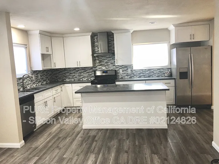 1694 Starlite Dr — Photo 8