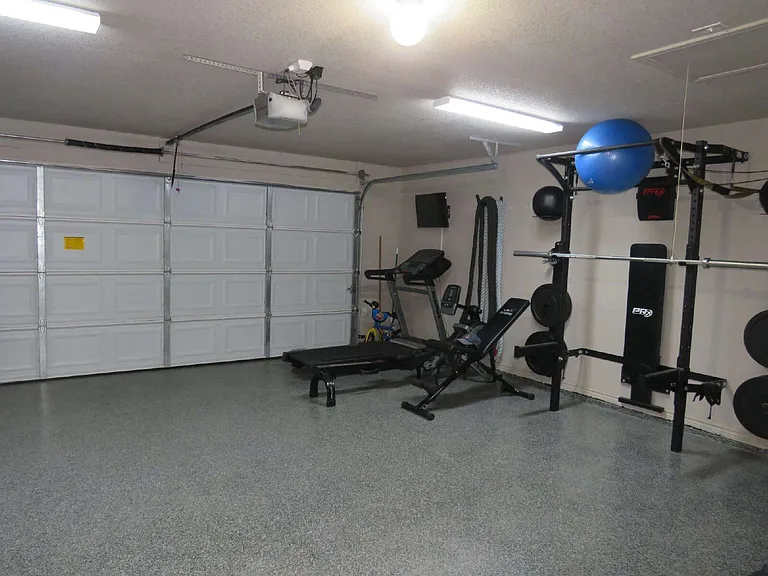 9805 Kaitlyn Dr — Photo 27
