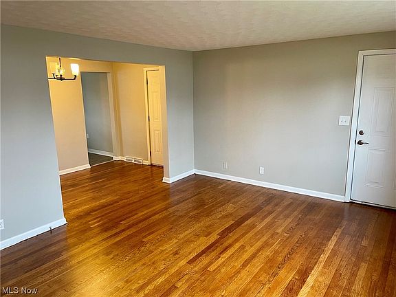 3rd image of 2340 21st St