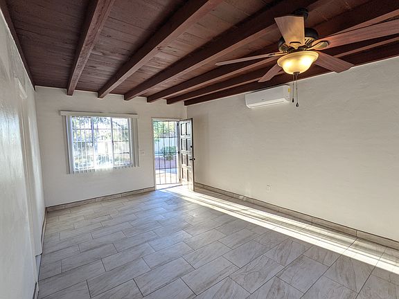 4th image of 3015 E La Madera Dr