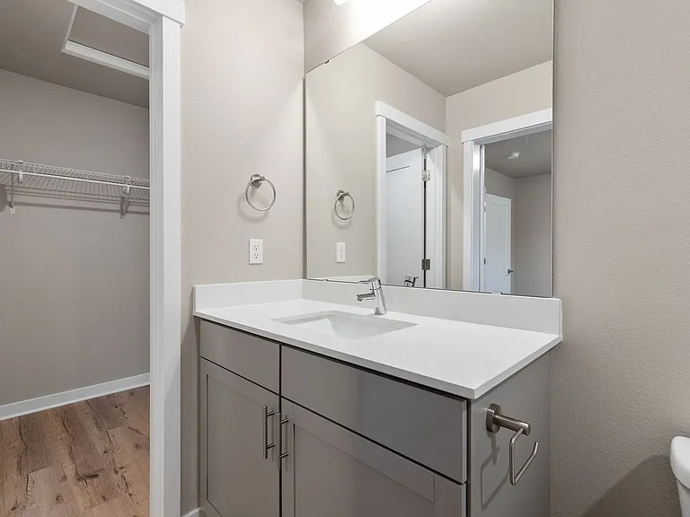 15423 Admiralty Way #B7 — Photo 25