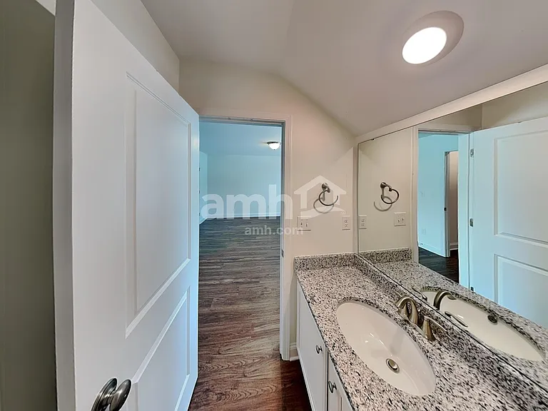 309 Stowe Rd — Photo 15
