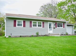 41 Daunton Dr, Rochester, NY 14624
