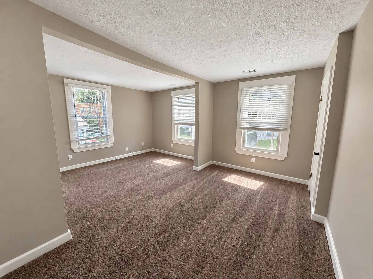 2 bed, 1.5 bath, 1227 sqft, $1,500 — Photo 3