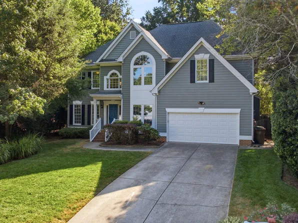 106 Ashwyn Ct, Cary, NC 27518