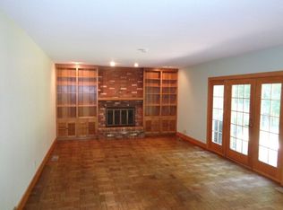 1402 Sylvan Ln, Midland, MI 48640
