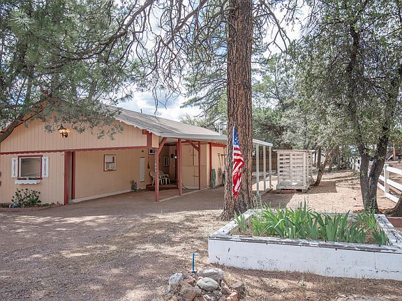 2nd image of 1002 N Chalet Cir