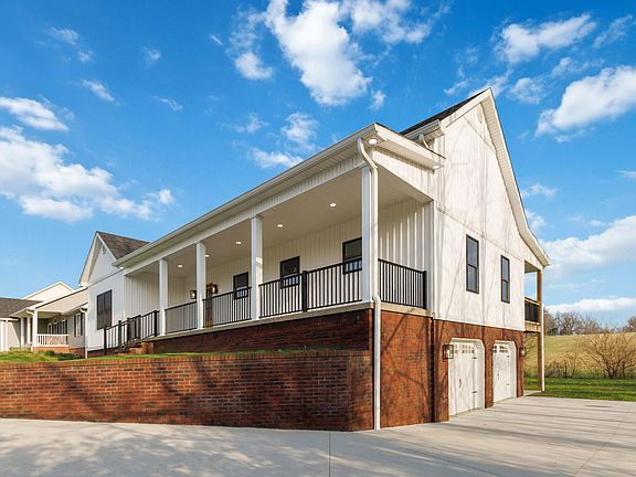 3rd image of 100 Chandler Dr