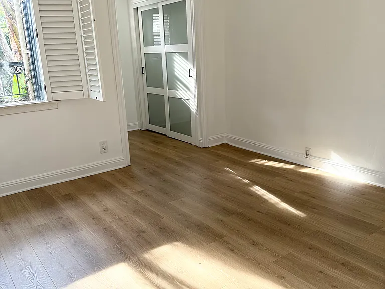 1082 Meadowbrook Ave — Photo 5