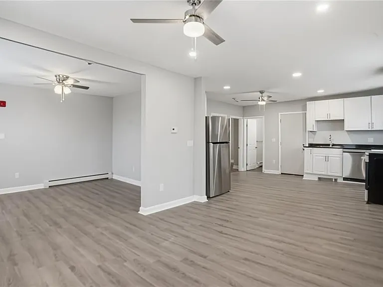 188 Division St #2F — Photo 9