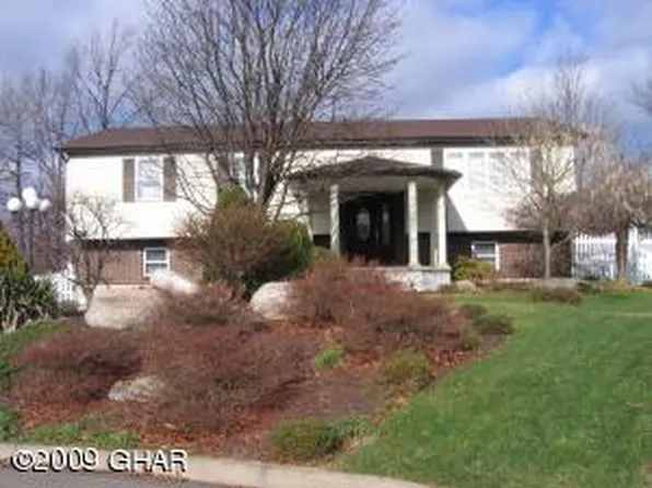 4 Saint Theresa Dr, Hazle Township, PA 18202
