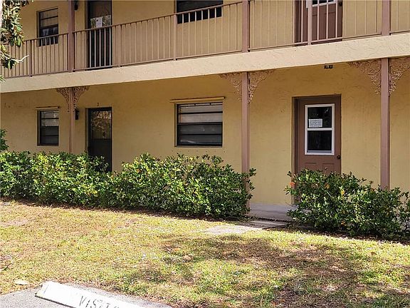 2nd image of 400 18th St APT C2