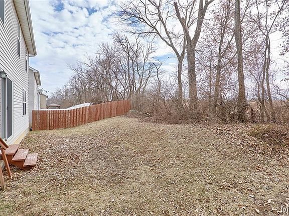 2nd image of 22 Saddleback Ridge Dr