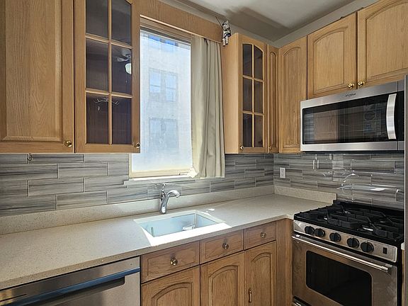 5th image of 32-80 33rd St #2F