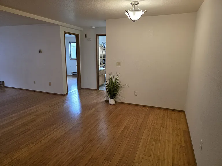 929 N 98th St #24 — Photo 8