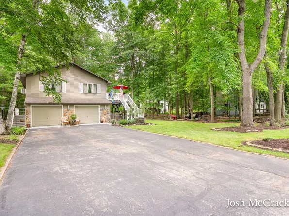 11339 Alpine Rd, Stanwood, MI 49346