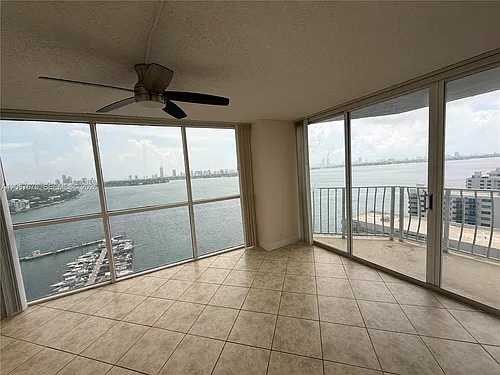 7601 E Treasure Dr #2007 Photo 1