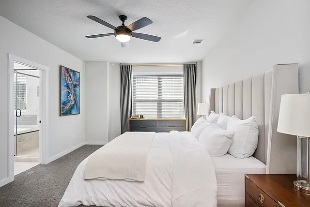 3 bed, 3.5 bath, 2057 sqft, $2,995 — Photo 3