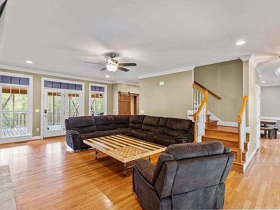 5th image of 11 Fox Creek Cir #13