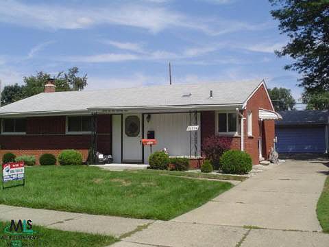 1st image of 32574 N Knollwood Dr