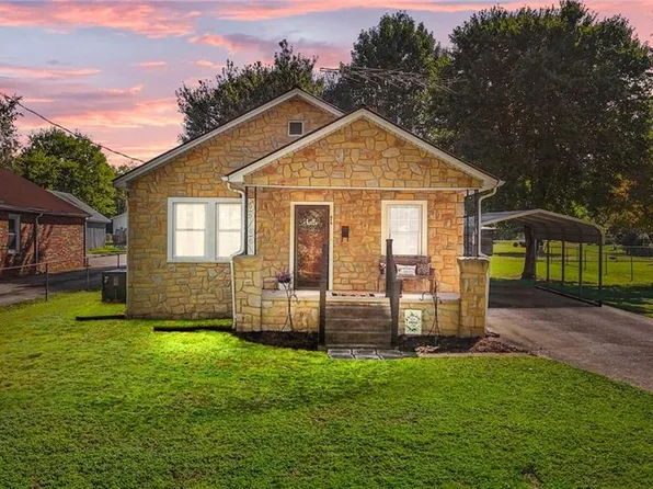 616 Cedar St, Eden, NC 27288