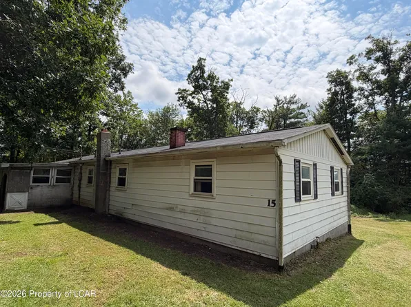 15 Siegfried Ln, Drums, PA 18222