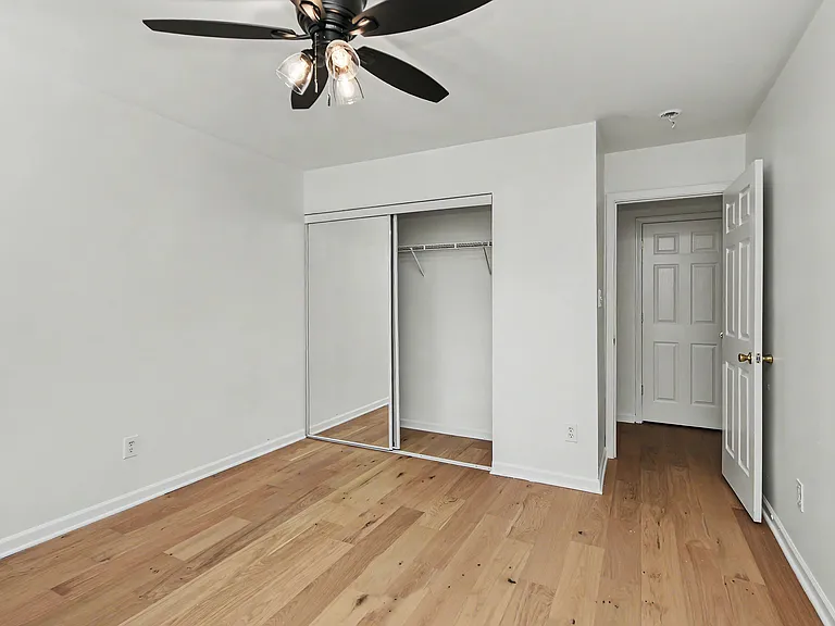 9819 Aventide Ln — Photo 38