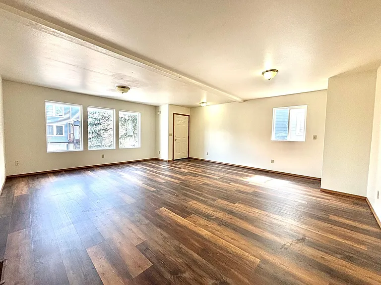 1747 W Kagy Blvd — Photo 1