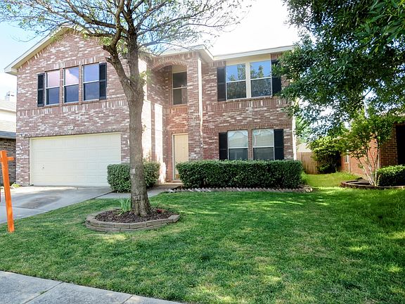 3rd image of 2348 White Oak Dr
