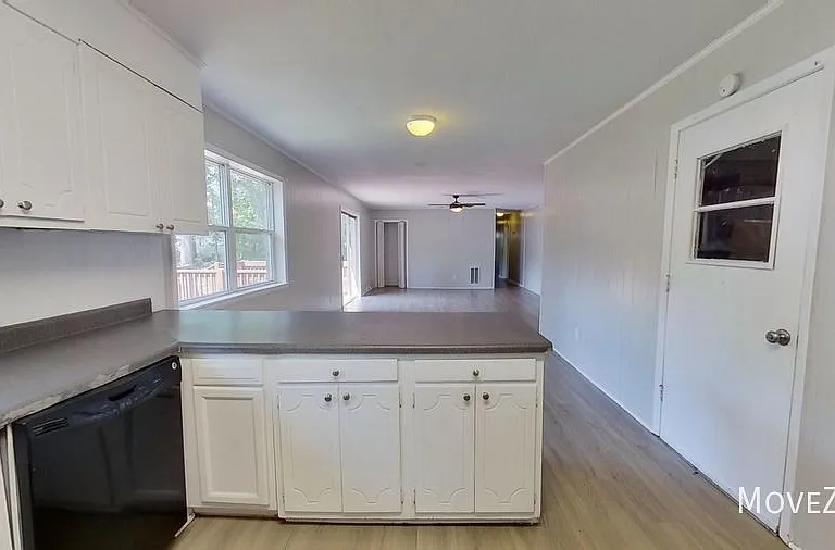 510 Wesley Ave — Photo 25