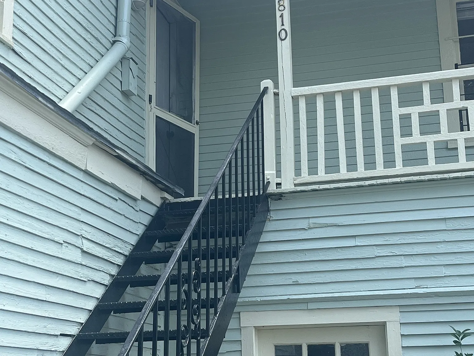 1810 Lincoln Street - 1 — Photo 2