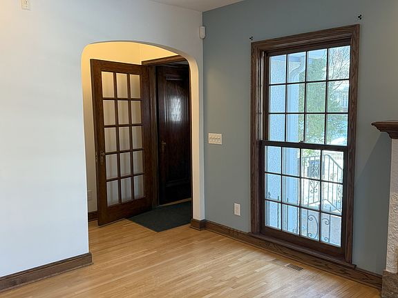 5th image of 2355 Arthur St NE