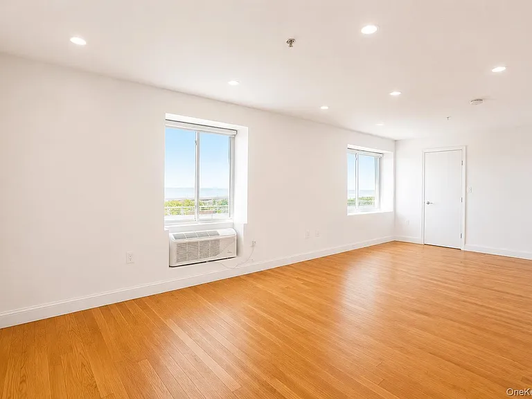 10 Franklin Blvd #205 — Photo 13